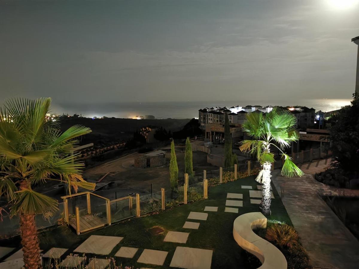 Seaside Serenity - Stylish Apartment With Spectacular Views 马尼尔瓦 外观 照片